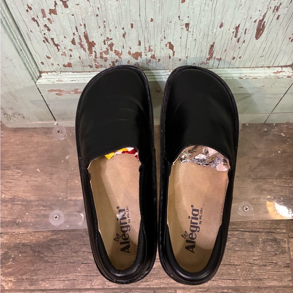 Alegria women’s  Classic Black Slip-On clogs - Picture 4 of 5